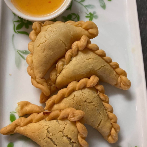 5.  Curry Puff (V)  (4 Pcs)